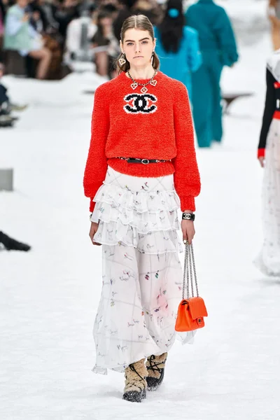 Look 48